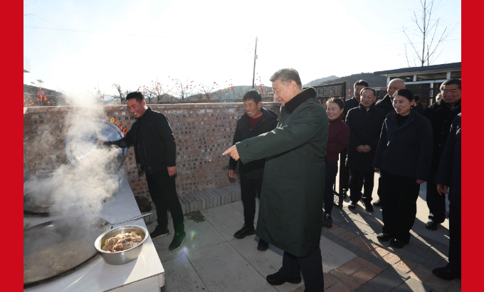 习近平在辽宁葫芦岛市看望慰问受灾群众