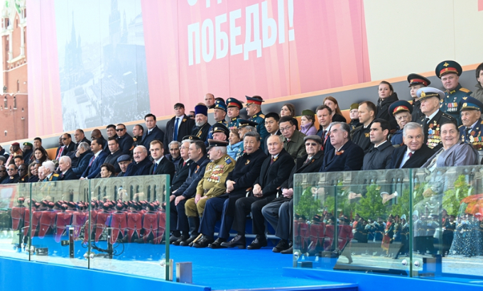 习近平出席俄罗斯纪念苏联伟大卫国战争胜利80周年庆典