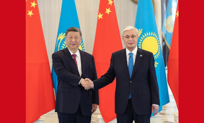 习近平同哈萨克斯坦总统托卡耶夫会谈